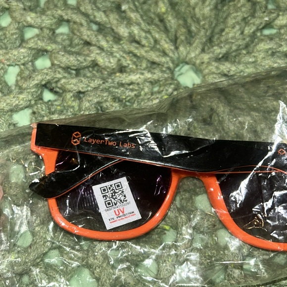 NWOT PINK Florescent orange and white PINK special ed. Free w/purchases - Picture 3 of 4